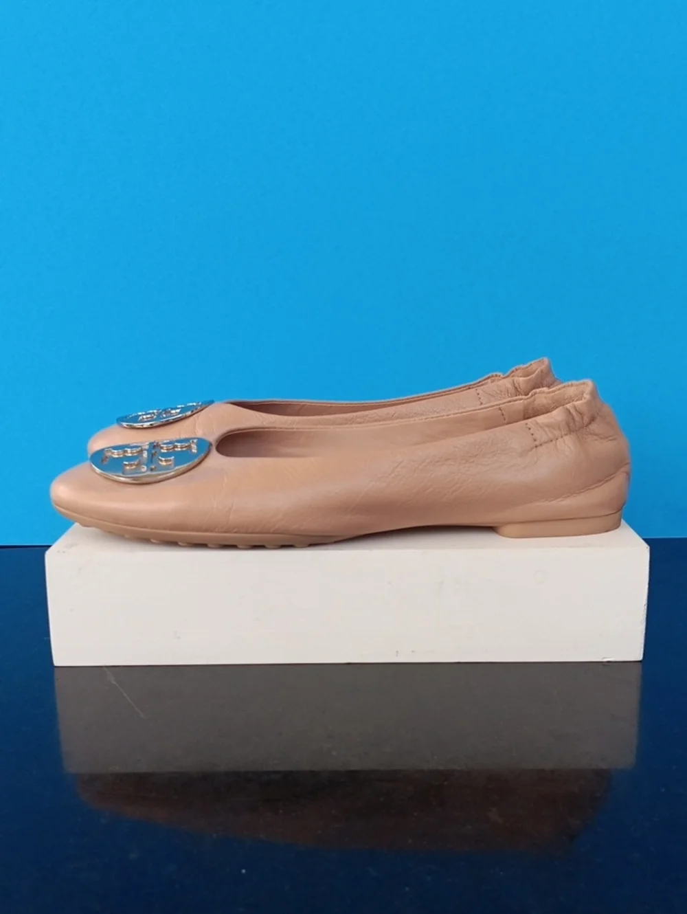 Tory Burch Blush Leather Logo Ballet Flats with Gold Emblem Size 7.5